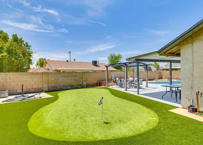 Holiday home Welcoming Group Getaway W/ Pool & Patio In Peoria! *
