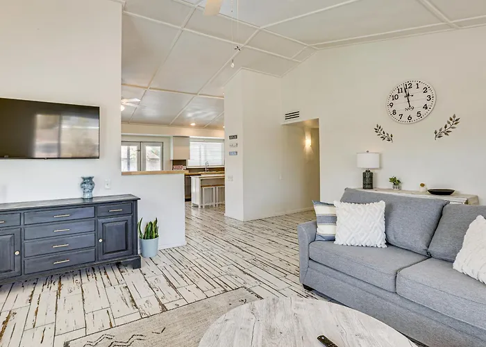 Welcoming Group Getaway W/ Pool & Patio In Peoria! Peoria